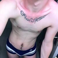 半张脸下巴男生头像图片_WWW.WHOISQQ.COM