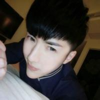 半张脸下巴男生头像图片_WWW.WHOISQQ.COM