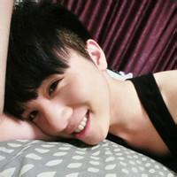 半张脸下巴男生头像图片_WWW.WHOISQQ.COM