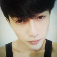 衬衫男生头像图片_WWW.WHOISQQ.COM