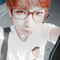 qq大头像图片男生戴眼睛_WWW.WHOISQQ.COM