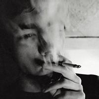 欧美男生头像图片吸烟_WWW.WHOISQQ.COM