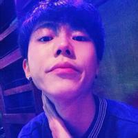 qq头像图片男生长腿欧巴_WWW.WHOISQQ.COM