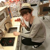 韩范儿男生头像图片_WWW.WHOISQQ.COM