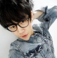男生戴黑帽头像图片_WWW.WHOISQQ.COM