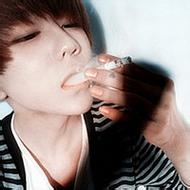 欧美男生格子头像图片_WWW.WHOISQQ.COM