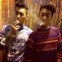 qq荧光鞋头像图片男生_WWW.WHOISQQ.COM