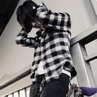 qq男生戴帽子眼镜头像图片_WWW.WHOISQQ.COM