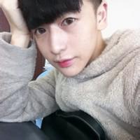 男生萌萌哒头像图片_WWW.WHOISQQ.COM