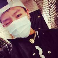 男生头像图片戴口罩_WWW.WHOISQQ.COM