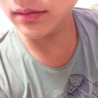 嘴唇男生头像图片_WWW.WHOISQQ.COM