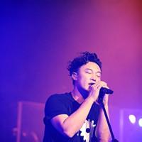 qq帅气男生头像图片紫色_WWW.WHOISQQ.COM