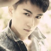 男生头像图片手机壁纸_WWW.WHOISQQ.COM