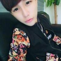 男生送花的qq头像图片_WWW.WHOISQQ.COM