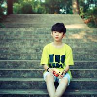 男生清新头像图片背影_WWW.WHOISQQ.COM