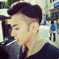 qq头像图片红领巾男生_WWW.WHOISQQ.COM