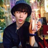qq头像图片红领巾男生_WWW.WHOISQQ.COM