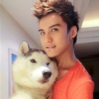 qq头像图片男生带猫的_WWW.WHOISQQ.COM