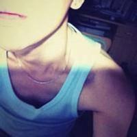 烈焰红唇男生头像图片_WWW.WHOISQQ.COM