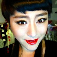 烈焰红唇男生头像图片_WWW.WHOISQQ.COM