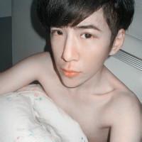 看了想哭的男生头像图片_WWW.WHOISQQ.COM