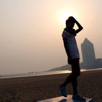 男生整身头像图片远景_WWW.WHOISQQ.COM