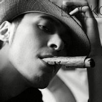 qq硬汉头像图片男生_WWW.WHOISQQ.COM