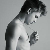 qq硬汉头像图片男生_WWW.WHOISQQ.COM