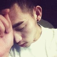 不是正脸的男生头像图片_WWW.WHOISQQ.COM