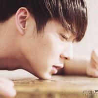 不是正脸的男生头像图片_WWW.WHOISQQ.COM
