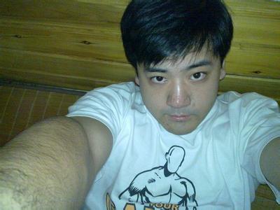 男生偏胖头像图片_WWW.WHOISQQ.COM