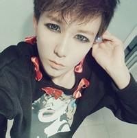 男生背后数字头像图片_WWW.WHOISQQ.COM