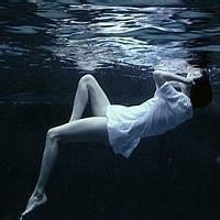 男生海里的头像图片_WWW.WHOISQQ.COM