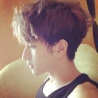 qq长头发男生头像图片_WWW.WHOISQQ.COM