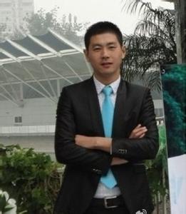 打领带西装的男生头像图片_WWW.WHOISQQ.COM