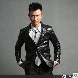 打领带西装的男生头像图片_WWW.WHOISQQ.COM