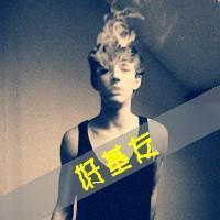 qq皮肤和头像图片一套男生_WWW.WHOISQQ.COM