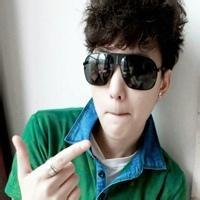 qq皮肤和头像图片一套男生_WWW.WHOISQQ.COM