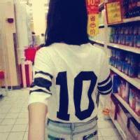 男生穿exo打歌服的头像图片_WWW.WHOISQQ.COM