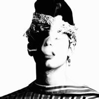 qq头像图片全身男生抽烟_WWW.WHOISQQ.COM