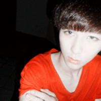 红色控男生头像图片_WWW.WHOISQQ.COM