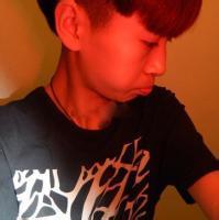 qq头像图片红色捂脸男生_WWW.WHOISQQ.COM