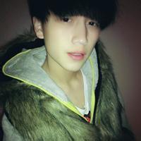 qq普通14岁男生头像图片_WWW.WHOISQQ.COM