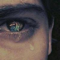 哭的眼睛图片男生头像图片_WWW.WHOISQQ.COM
