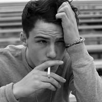 男生英伦 头像图片_WWW.WHOISQQ.COM