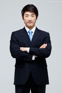 头像图片交叉腿男生_WWW.WHOISQQ.COM
