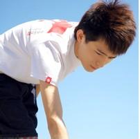 温暖的男生头像图片_WWW.WHOISQQ.COM