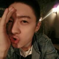 温暖的男生头像图片_WWW.WHOISQQ.COM
