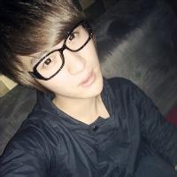 qq男生头像图片大戴眼镜的_WWW.WHOISQQ.COM
