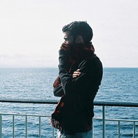 落寞的男生闪图头像图片_WWW.WHOISQQ.COM